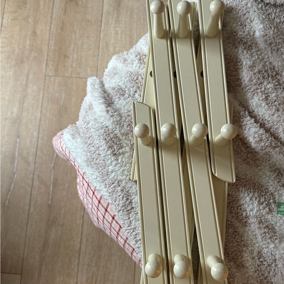 Vintage Accordian Peg Rack - Picture 4 of 5